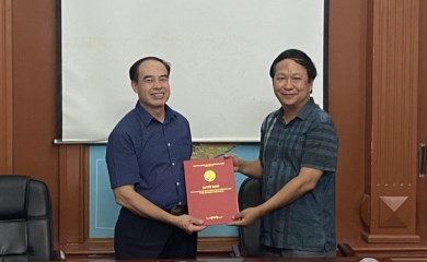 Lễ công bố Quyết định kéo dài thời gian giữ chức vụ Phó Trưởng ban - Ban Quản lý Trung ương các Dự án Thủy lợi đối với ông Vũ Đình Hùng