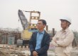 Dưới những công trình kỳ vĩ